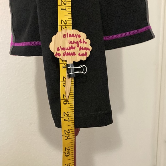 Fila sport running Size XL magenta, black & gray V-neck sweater Made in Vietnam. - Picture 3 of 9